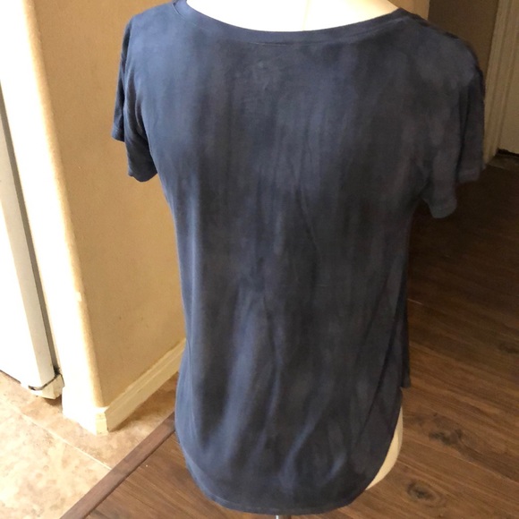 AEO Soft & Sexy Distressed V-Neck - XS - Picture 2 of 8